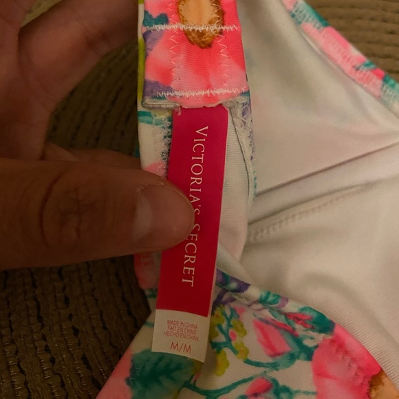 Victoria’s Secret Bandeau Convertible Swim Top - Picture 4 of 7